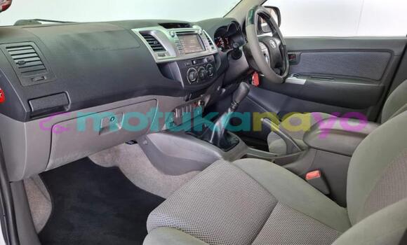 Buy Used Toyota Hilux White Car in Kinshasa in Kinshasa Buy Used Toyota Hilux White Car in Kinshasa in Kinshasa