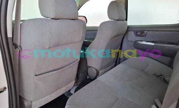 Buy Used Toyota Hilux White Car in Kinshasa in Kinshasa Buy Used Toyota Hilux White Car in Kinshasa in Kinshasa