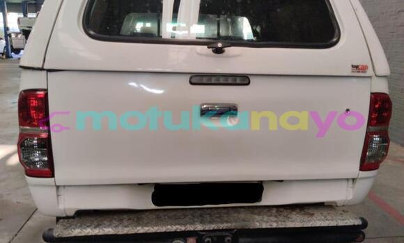 Buy Used Toyota Hilux White Car in Kinshasa in Kinshasa Buy Used Toyota Hilux White Car in Kinshasa in Kinshasa