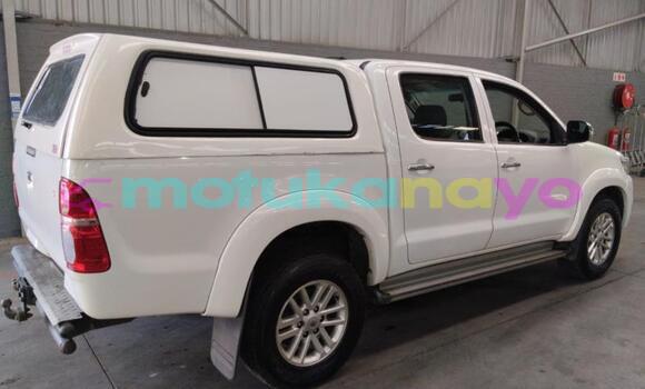 Buy Used Toyota Hilux White Car in Kinshasa in Kinshasa Buy Used Toyota Hilux White Car in Kinshasa in Kinshasa