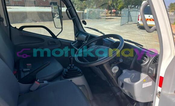 Buy Used Toyota Dyna White Truck in Lubumbashi in Katanga Buy Used Toyota Dyna White Truck in Lubumbashi in Katanga