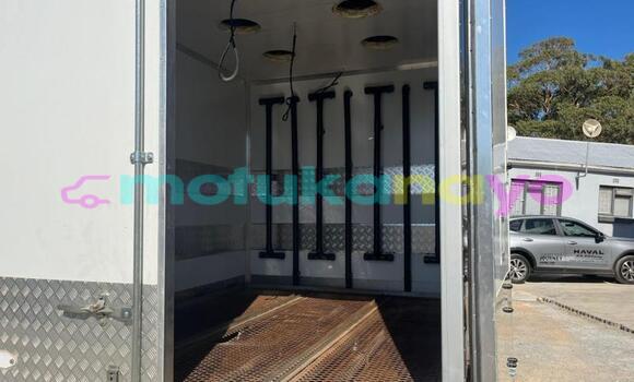 Buy Used Toyota Dyna White Truck in Lubumbashi in Katanga Buy Used Toyota Dyna White Truck in Lubumbashi in Katanga