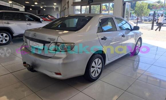 Buy Used Toyota Corolla Silver Car in Kinshasa in Kinshasa Buy Used Toyota Corolla Silver Car in Kinshasa in Kinshasa