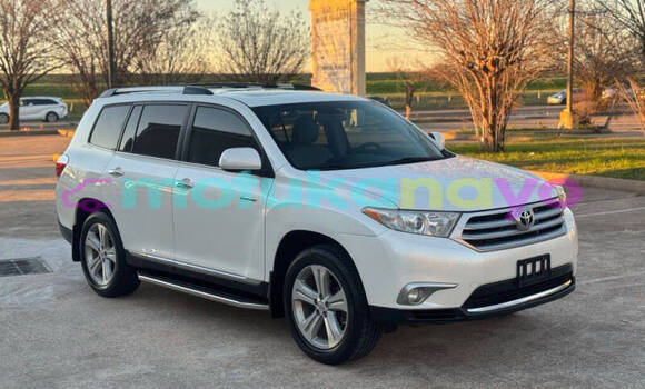 Buy Used Toyota Highlander White Car in Kinshasa in Kinshasa Buy Used Toyota Highlander White Car in Kinshasa in Kinshasa