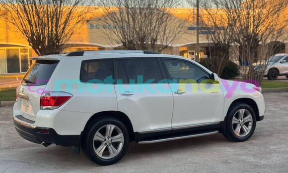 Buy Used Toyota Highlander White Car in Kinshasa in Kinshasa Buy Used Toyota Highlander White Car in Kinshasa in Kinshasa