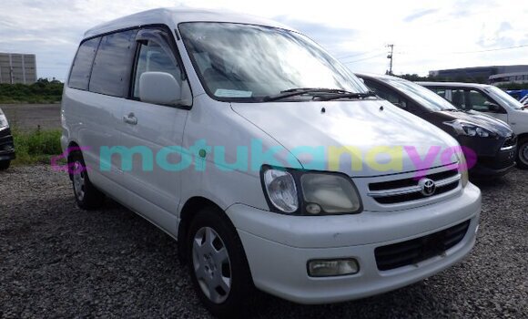 Buy Used Toyota Noah White Car in Kinshasa in Kinshasa Buy Used Toyota Noah White Car in Kinshasa in Kinshasa