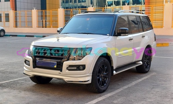 Acheter Occasion Voiture Mitsubishi Pajero Blanc à Kinshasa, Kinshasa Acheter Occasion Voiture Mitsubishi Pajero Blanc à Kinshasa, Kinshasa