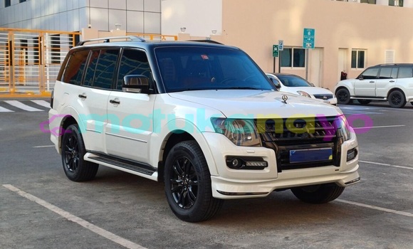 Acheter Occasion Voiture Mitsubishi Pajero Blanc à Kinshasa, Kinshasa Acheter Occasion Voiture Mitsubishi Pajero Blanc à Kinshasa, Kinshasa