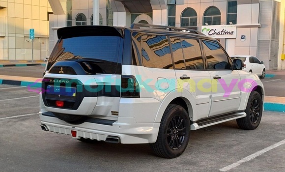 Acheter Occasion Voiture Mitsubishi Pajero Blanc à Kinshasa, Kinshasa Acheter Occasion Voiture Mitsubishi Pajero Blanc à Kinshasa, Kinshasa