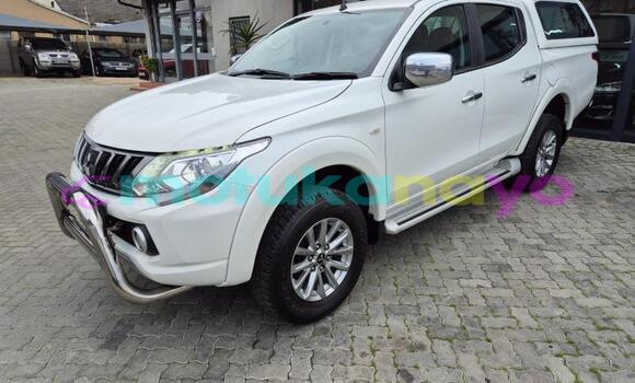 Buy Used Mitsubishi Triton White Car in Kinshasa in Kinshasa Buy Used Mitsubishi Triton White Car in Kinshasa in Kinshasa