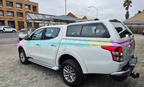 Buy Used Mitsubishi Triton White Car in Kinshasa in Kinshasa Buy Used Mitsubishi Triton White Car in Kinshasa in Kinshasa