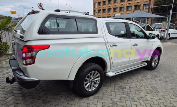 Buy Used Mitsubishi Triton White Car in Kinshasa in Kinshasa Buy Used Mitsubishi Triton White Car in Kinshasa in Kinshasa