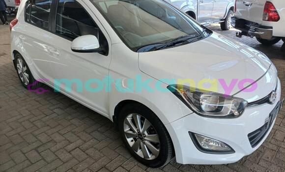 Buy Used Hyundai i20 White Car in Kinshasa in Kinshasa Buy Used Hyundai i20 White Car in Kinshasa in Kinshasa