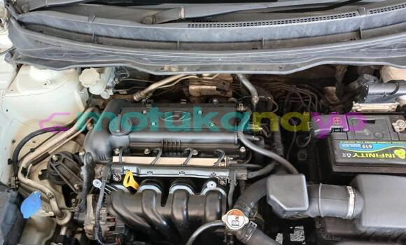 Buy Used Hyundai i20 White Car in Kinshasa in Kinshasa Buy Used Hyundai i20 White Car in Kinshasa in Kinshasa