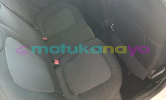 Buy Used Hyundai i20 White Car in Kinshasa in Kinshasa Buy Used Hyundai i20 White Car in Kinshasa in Kinshasa