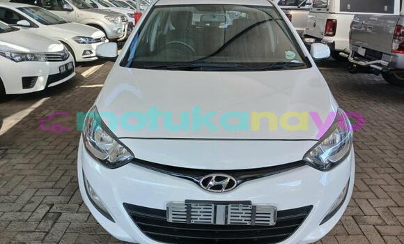 Buy Used Hyundai i20 White Car in Kinshasa in Kinshasa Buy Used Hyundai i20 White Car in Kinshasa in Kinshasa