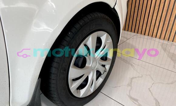 Buy Used Hyundai Getz White Car in Kinshasa in Kinshasa Buy Used Hyundai Getz White Car in Kinshasa in Kinshasa