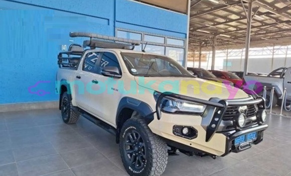 Buy Used Toyota Hilux Beige Car in Kinshasa in Kinshasa Buy Used Toyota Hilux Beige Car in Kinshasa in Kinshasa