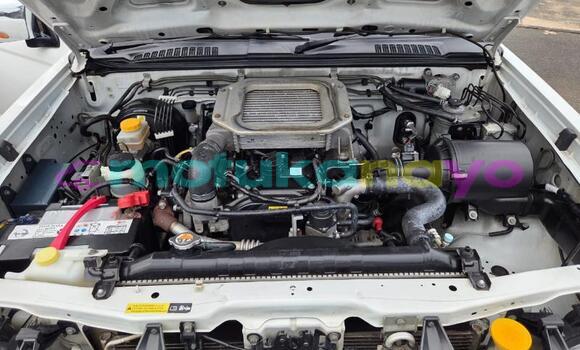 Buy Used Nissan Hardbody White Car in Kinshasa in Kinshasa Buy Used Nissan Hardbody White Car in Kinshasa in Kinshasa