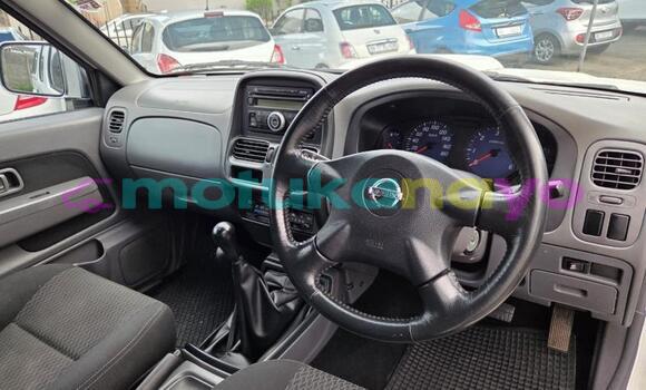 Buy Used Nissan Hardbody White Car in Kinshasa in Kinshasa Buy Used Nissan Hardbody White Car in Kinshasa in Kinshasa