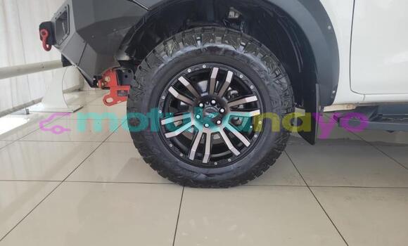 Buy Used Nissan Navara White Car in Kinshasa in Kinshasa Buy Used Nissan Navara White Car in Kinshasa in Kinshasa