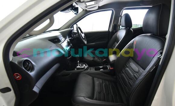 Buy Used Nissan Navara White Car in Kinshasa in Kinshasa Buy Used Nissan Navara White Car in Kinshasa in Kinshasa