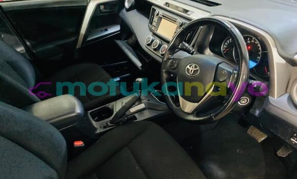 Buy Used Toyota RAV 4 White Car in Kinshasa in Kinshasa Buy Used Toyota RAV 4 White Car in Kinshasa in Kinshasa