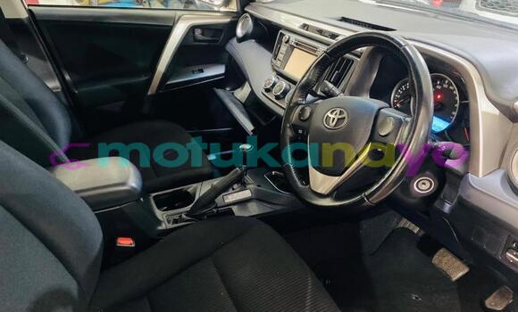 Buy Used Toyota RAV 4 White Car in Kinshasa in Kinshasa Buy Used Toyota RAV 4 White Car in Kinshasa in Kinshasa