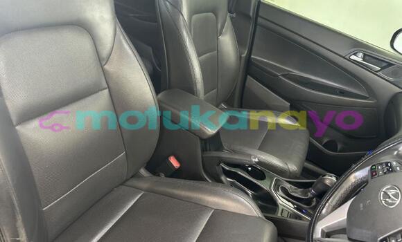 Buy Used Hyundai Tucson Silver Car in Kinshasa in Kinshasa Buy Used Hyundai Tucson Silver Car in Kinshasa in Kinshasa