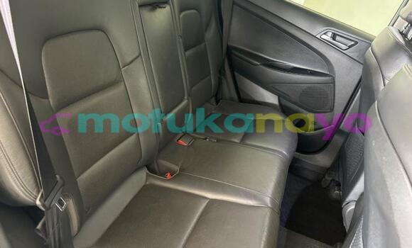 Buy Used Hyundai Tucson Silver Car in Kinshasa in Kinshasa Buy Used Hyundai Tucson Silver Car in Kinshasa in Kinshasa