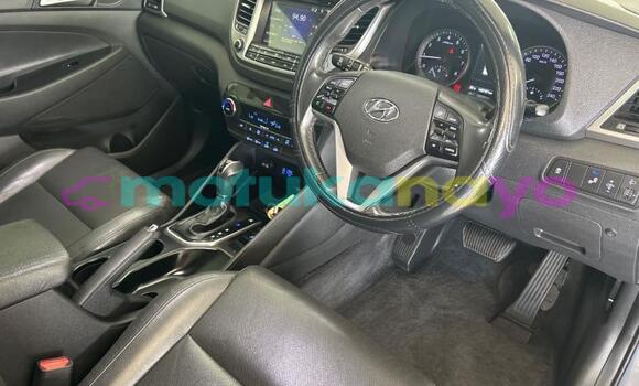 Buy Used Hyundai Tucson Silver Car in Kinshasa in Kinshasa Buy Used Hyundai Tucson Silver Car in Kinshasa in Kinshasa