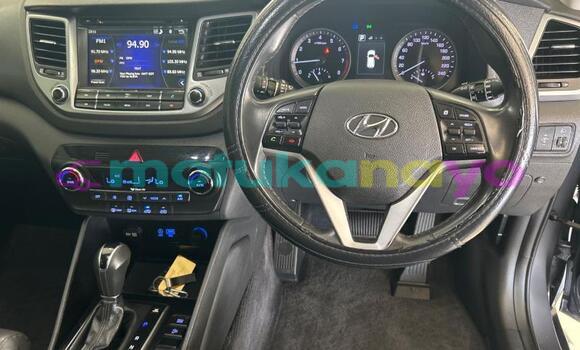 Buy Used Hyundai Tucson Silver Car in Kinshasa in Kinshasa Buy Used Hyundai Tucson Silver Car in Kinshasa in Kinshasa