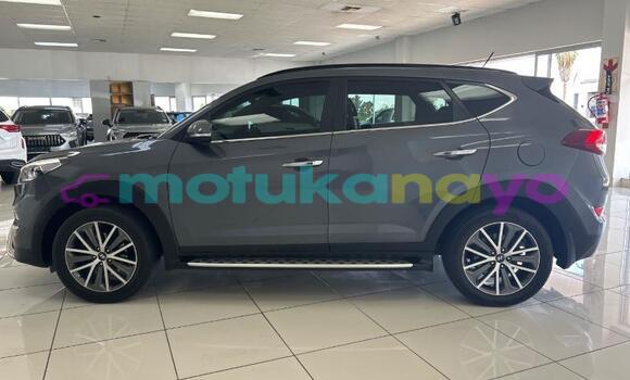 Buy Used Hyundai Tucson Silver Car in Kinshasa in Kinshasa Buy Used Hyundai Tucson Silver Car in Kinshasa in Kinshasa