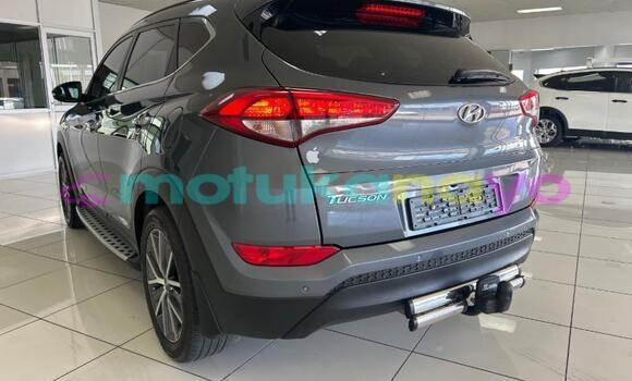 Buy Used Hyundai Tucson Silver Car in Kinshasa in Kinshasa Buy Used Hyundai Tucson Silver Car in Kinshasa in Kinshasa