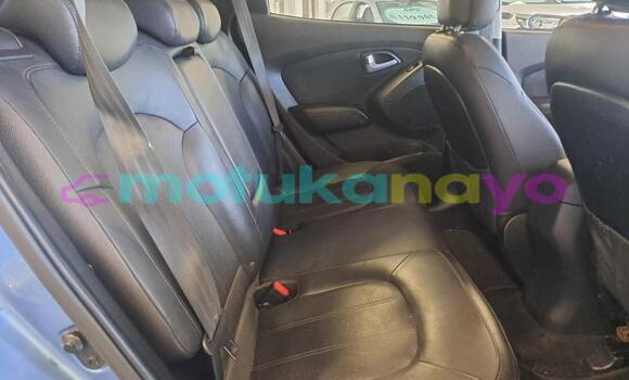 Buy Used Hyundai ix35 Blue Car in Kinshasa in Kinshasa Buy Used Hyundai ix35 Blue Car in Kinshasa in Kinshasa