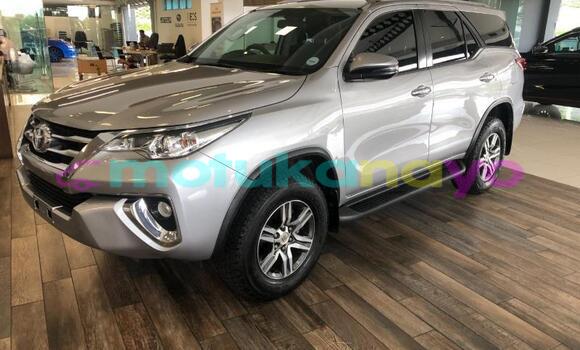 Buy Used Toyota Fortuner Brown Car in Kinshasa in Kinshasa Buy Used Toyota Fortuner Brown Car in Kinshasa in Kinshasa