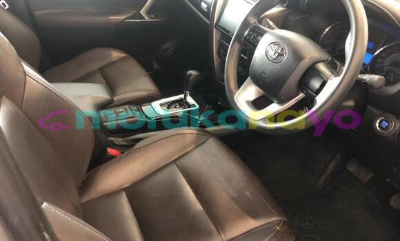 Buy Used Toyota Fortuner Brown Car in Kinshasa in Kinshasa Buy Used Toyota Fortuner Brown Car in Kinshasa in Kinshasa