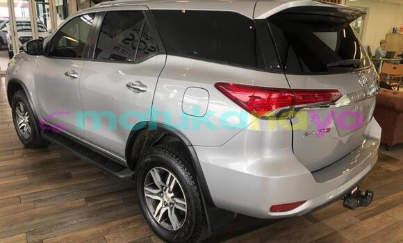 Buy Used Toyota Fortuner Brown Car in Kinshasa in Kinshasa Buy Used Toyota Fortuner Brown Car in Kinshasa in Kinshasa