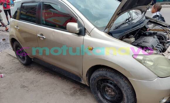 Buy Used Toyota Vitz Other Car in Kinshasa in Kinshasa Buy Used Toyota Vitz Other Car in Kinshasa in Kinshasa