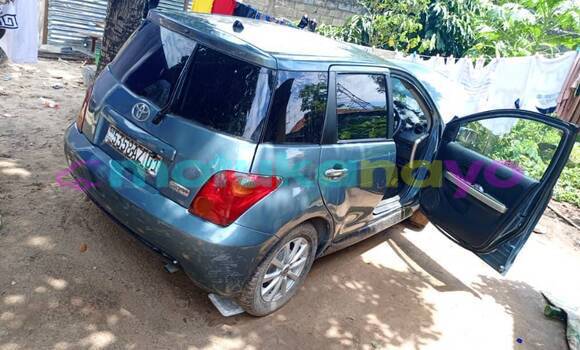 Buy Used Toyota Ist Blue Car in Kinshasa in Kinshasa Buy Used Toyota Ist Blue Car in Kinshasa in Kinshasa