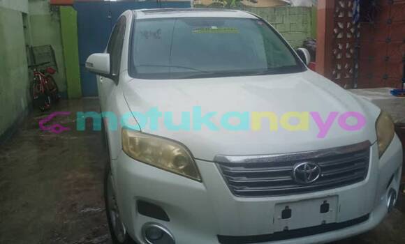 Buy Used Toyota Vanguard White Car in Kinshasa in Kinshasa Buy Used Toyota Vanguard White Car in Kinshasa in Kinshasa