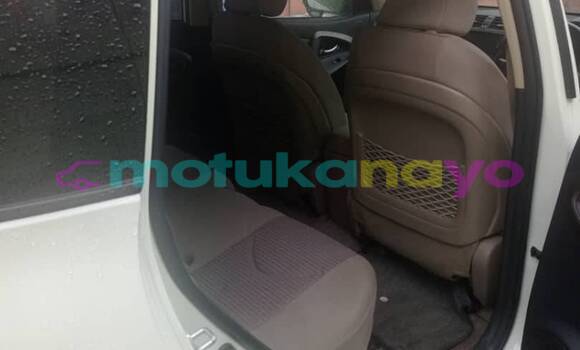 Buy Used Toyota Vanguard White Car in Kinshasa in Kinshasa Buy Used Toyota Vanguard White Car in Kinshasa in Kinshasa