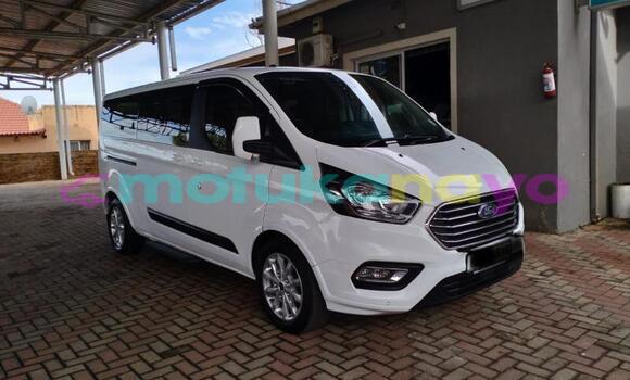 Buy Used Ford Tourneo Custom White Car in Kinshasa in Kinshasa Buy Used Ford Tourneo Custom White Car in Kinshasa in Kinshasa