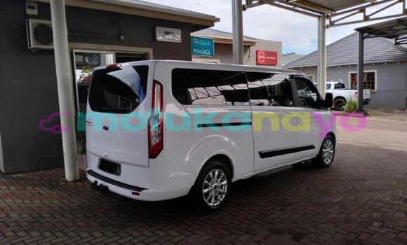 Buy Used Ford Tourneo Custom White Car in Kinshasa in Kinshasa Buy Used Ford Tourneo Custom White Car in Kinshasa in Kinshasa