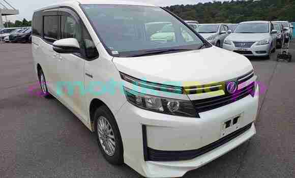 Buy Used Toyota Voxy White Car in Kinshasa in Kinshasa Buy Used Toyota Voxy White Car in Kinshasa in Kinshasa