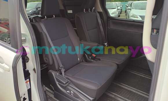 Buy Used Toyota Voxy White Car in Kinshasa in Kinshasa Buy Used Toyota Voxy White Car in Kinshasa in Kinshasa