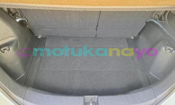 Buy Used Honda Jazz White Car in Kinshasa in Kinshasa Buy Used Honda Jazz White Car in Kinshasa in Kinshasa