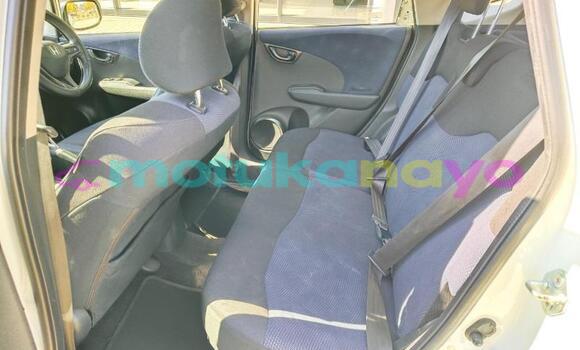 Buy Used Honda Jazz White Car in Kinshasa in Kinshasa Buy Used Honda Jazz White Car in Kinshasa in Kinshasa