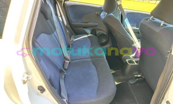 Buy Used Honda Jazz White Car in Kinshasa in Kinshasa Buy Used Honda Jazz White Car in Kinshasa in Kinshasa