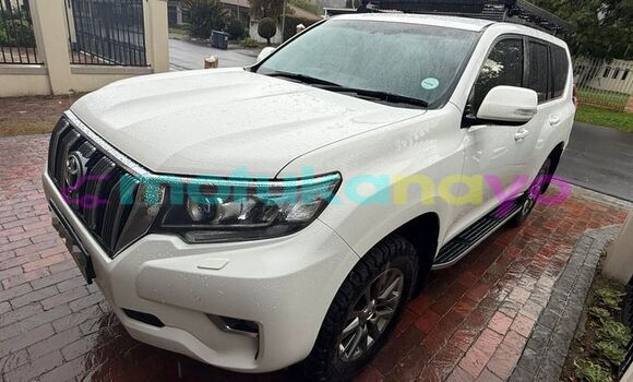 Buy Used Toyota Land Cruiser Prado White Car in Kinshasa in Kinshasa Buy Used Toyota Land Cruiser Prado White Car in Kinshasa in Kinshasa